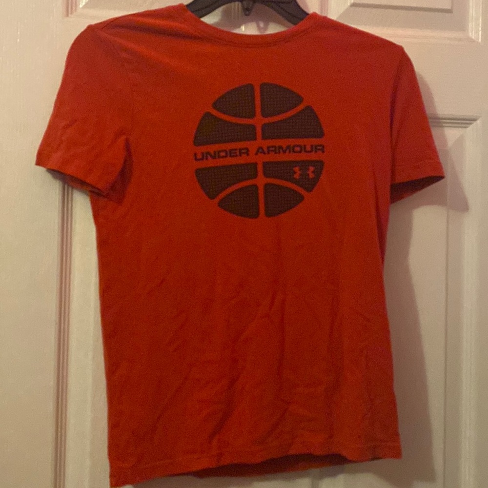 Under Armour Basketball T-Shirt/ Size: Youth Medium/ Color: Red and Black/ Sport